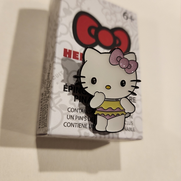 Loungefly Hello Kitty Summer Glitter Mermaid Blind Box Enamel Pin Swim Suit Open - Picture 3 of 10